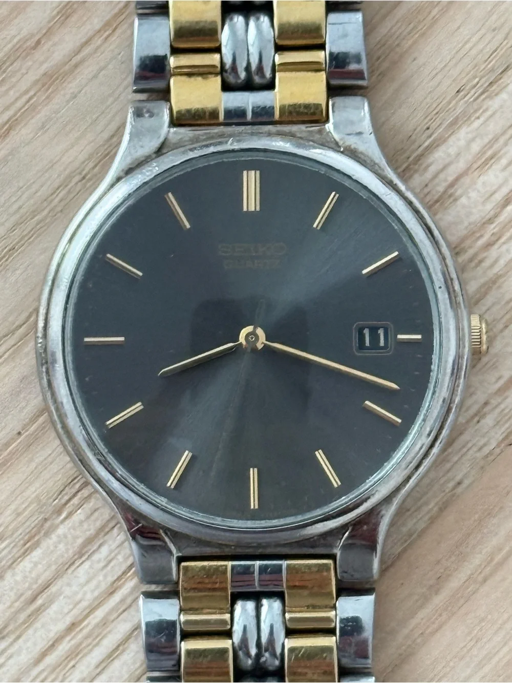 Seiko Vintage Watch Two-Tone Bracelet Case Gray Dial Date Window New Crystal
